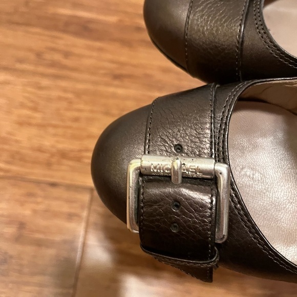 MICHAEL Michael Kors antique gold bronze leather wood stacked heels w/ buckle 8 - Picture 7 of 12